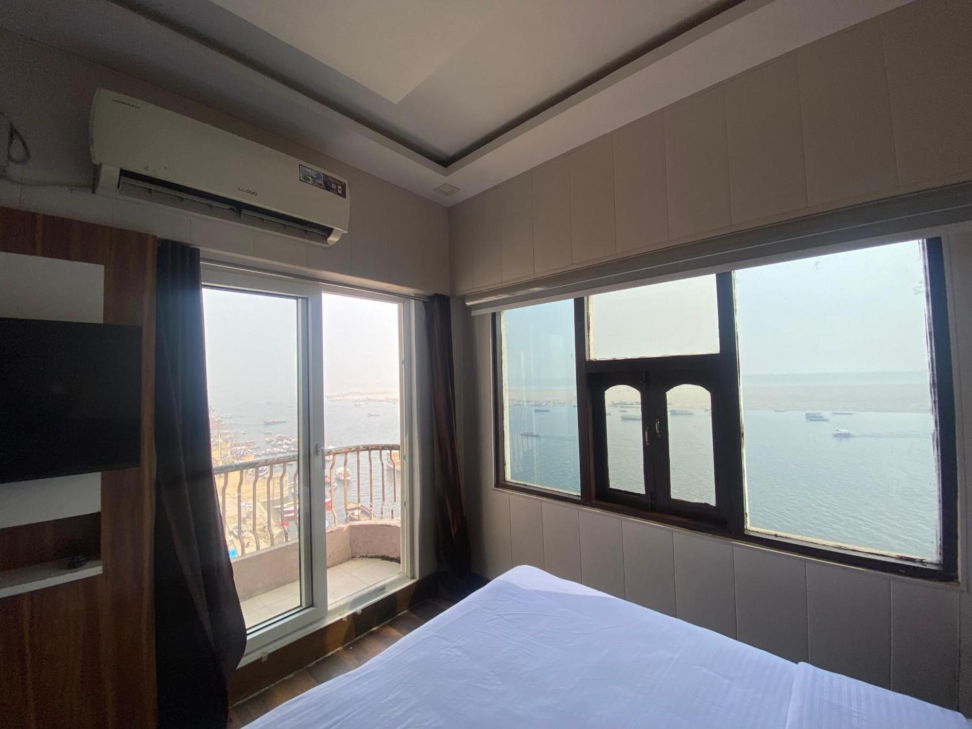 Hotel Sita Palace On Heritage Ghats Of Benaras Benares Buitenkant foto
