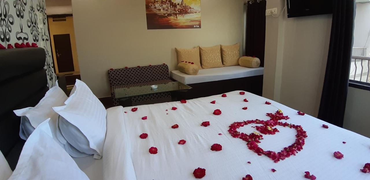 Hotel Sita Palace On Heritage Ghats Of Benaras Benares Buitenkant foto